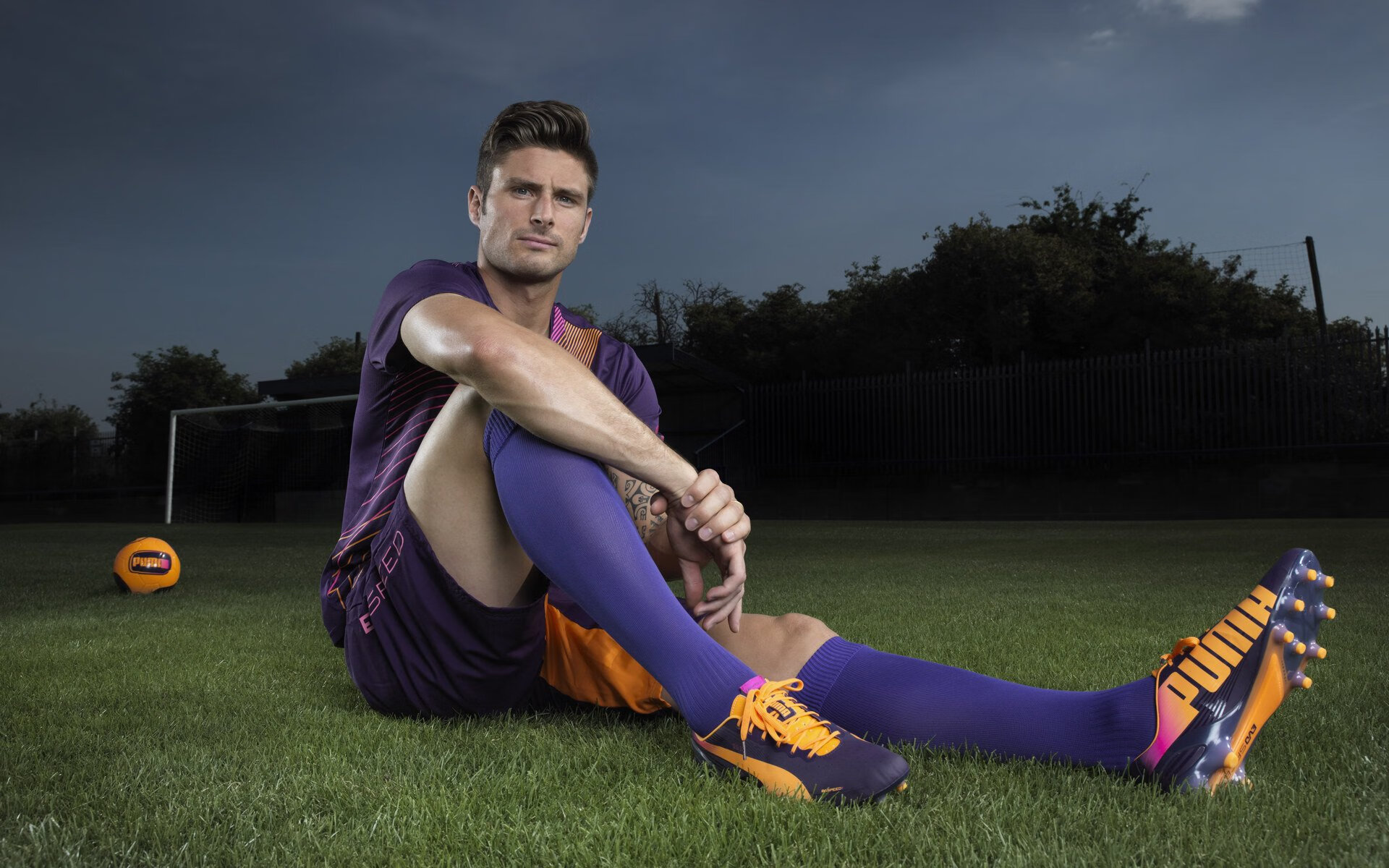 “法甲激战不断,悬念持续升高,面对压力各队稳中求胜”,法甲的比赛