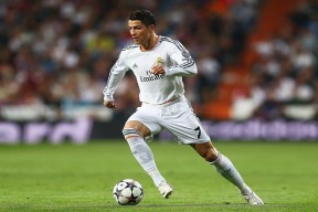 未来赛季预测：哪支球队最有望冲击总冠军？，预测本年度获得nba总冠军的球队,并说明预测依据