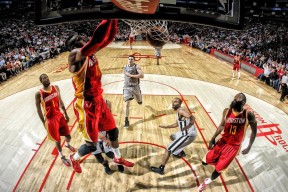 kaiyun中国官方网站-_猛龙展现坚韧，逆转战局成功_，猛龙岀击