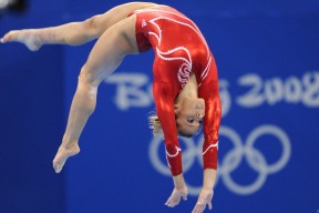 开云体育在线赛事直播-《守望先锋》联赛与《风暴英雄》世界锦标赛的团队协作分析，守望先锋联赛和暴雪的关系