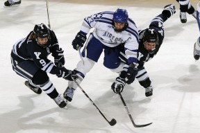 弗鲁米嫩塞中场安德烈转会至意甲球队，挑战欧洲赛场，弗鲁米嫩塞对科林蒂安