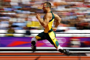 开云体育官方-_极地雪地赛车：冰天雪地中的极速狂飙_，北极雪地车