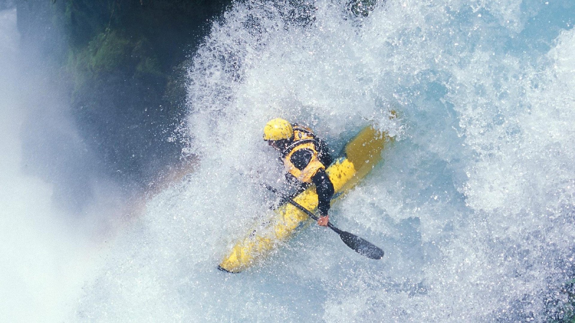 _女子足球锦标赛：巾帼不让须眉_，女子足球赛视频