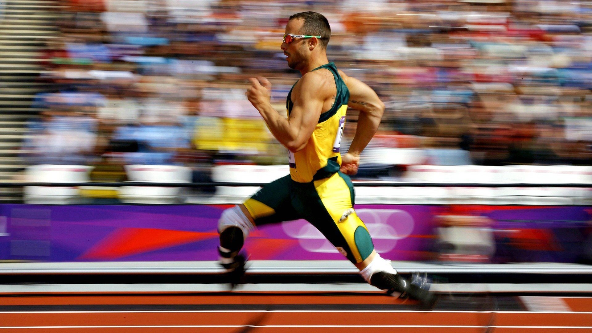 _极地雪地赛车：冰天雪地中的极速狂飙_，北极雪地车